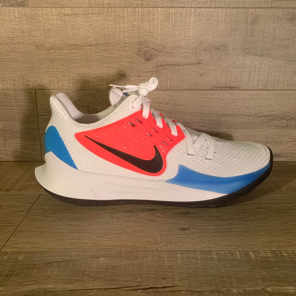 Nike Kyrie Low 2 Basketball Shoes - Picture 2 of 5